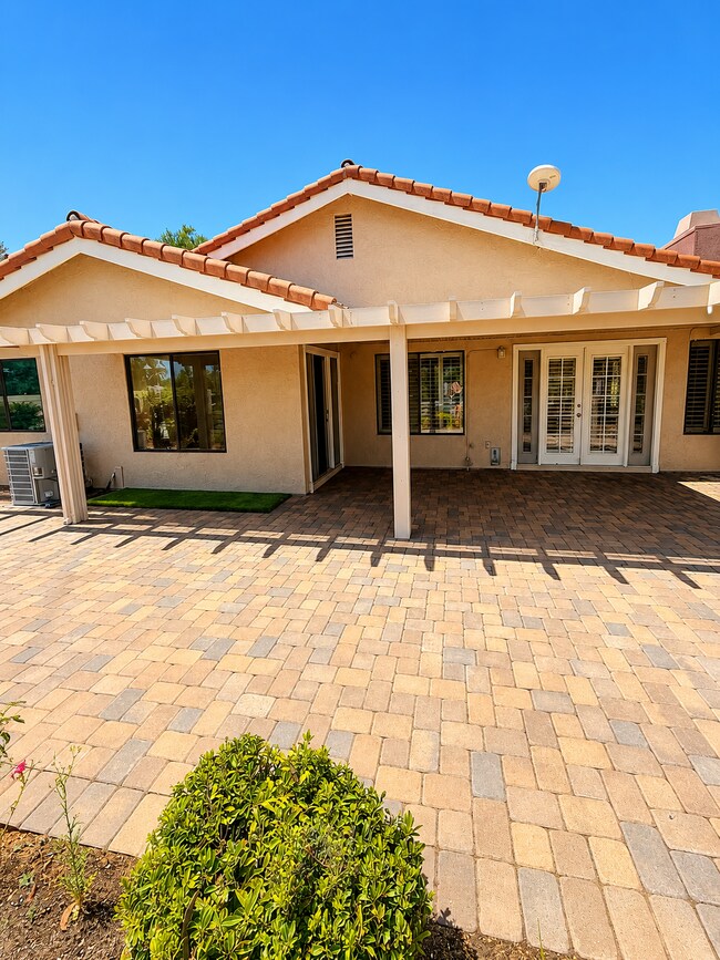 Building Photo - 11785 Avenida Sivrita