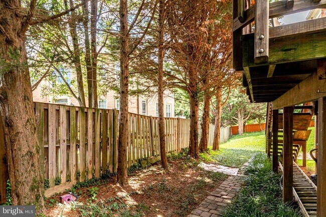 Building Photo - 1719 Strine Dr