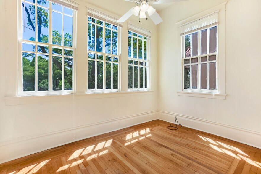 Building Photo - 3618 Napoleon Ave