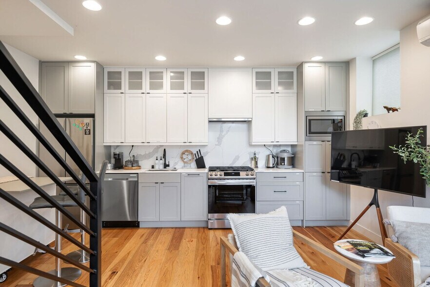 Building Photo - 65 W Dravus St