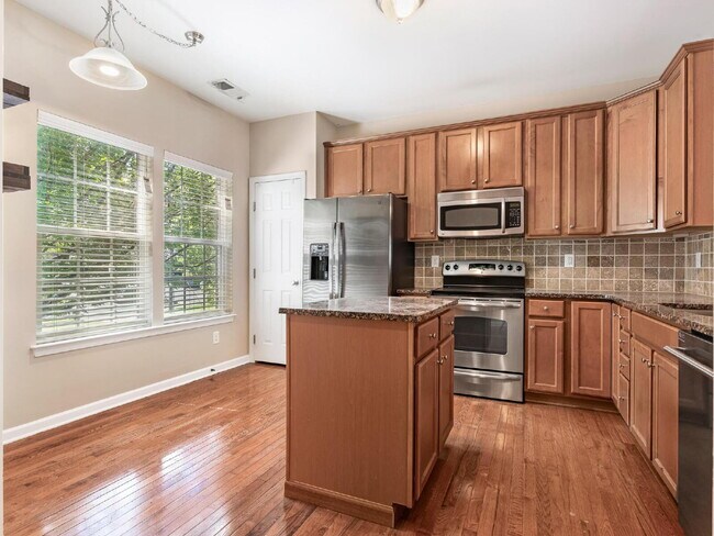 Building Photo - Third Ward Stunner-Uptown Location!