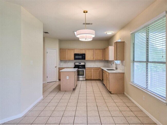Building Photo - 12729 Serafy Ct