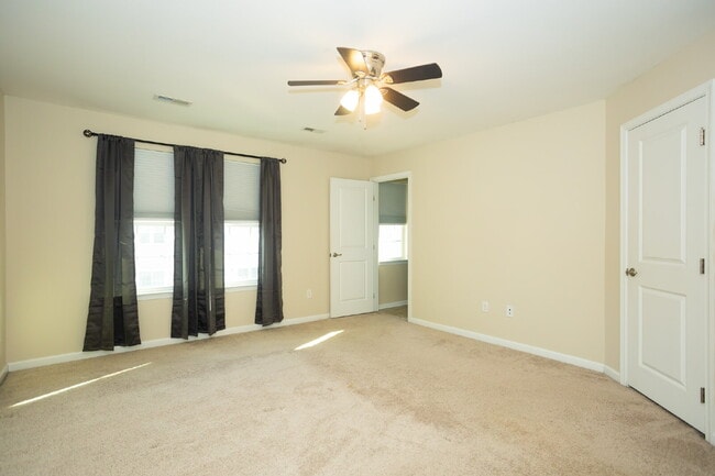 Building Photo - Exceptional 3-bedroom, 2.5-bathroom townhouse in the sought after community of The Villages at Cr...