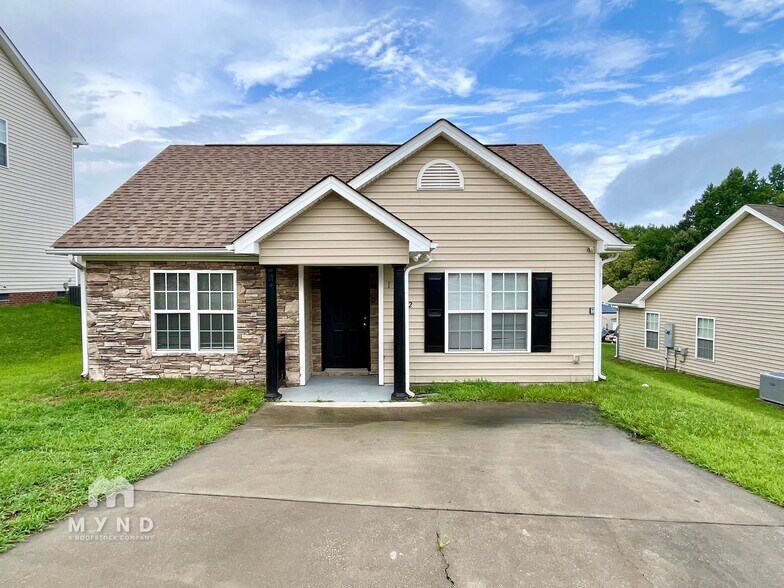Primary Photo - 1012 Tellis Dr