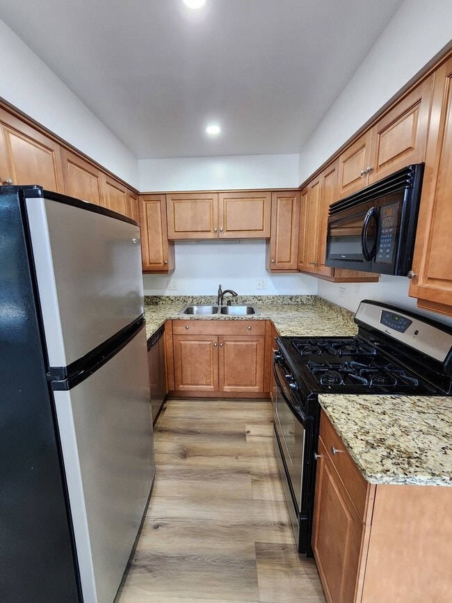 Building Photo - 1077 Courtland Dr