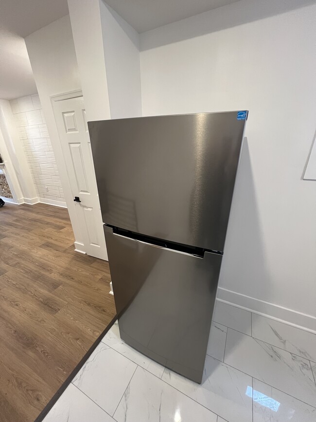 Stainless steel Refrigerator - 3025 N 21st St