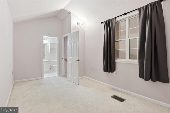 Building Photo - 12905 Alton Square