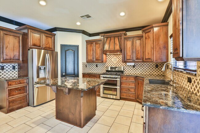 Building Photo - 235 Calvino Ave