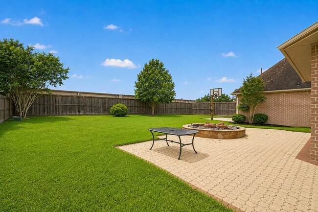 Building Photo - 1726 Parklake Village Dr
