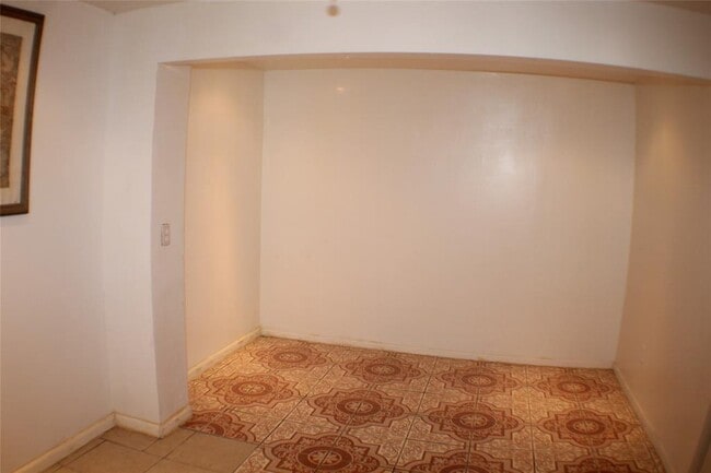 Building Photo - 7014 Fairway Dr