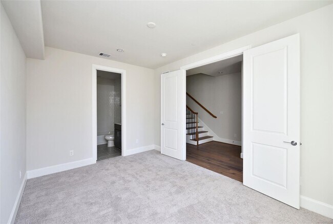 Building Photo - 706 Cage St