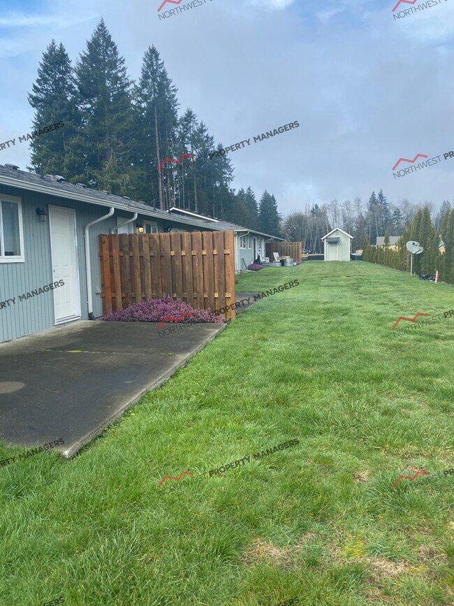 Building Photo - R19B