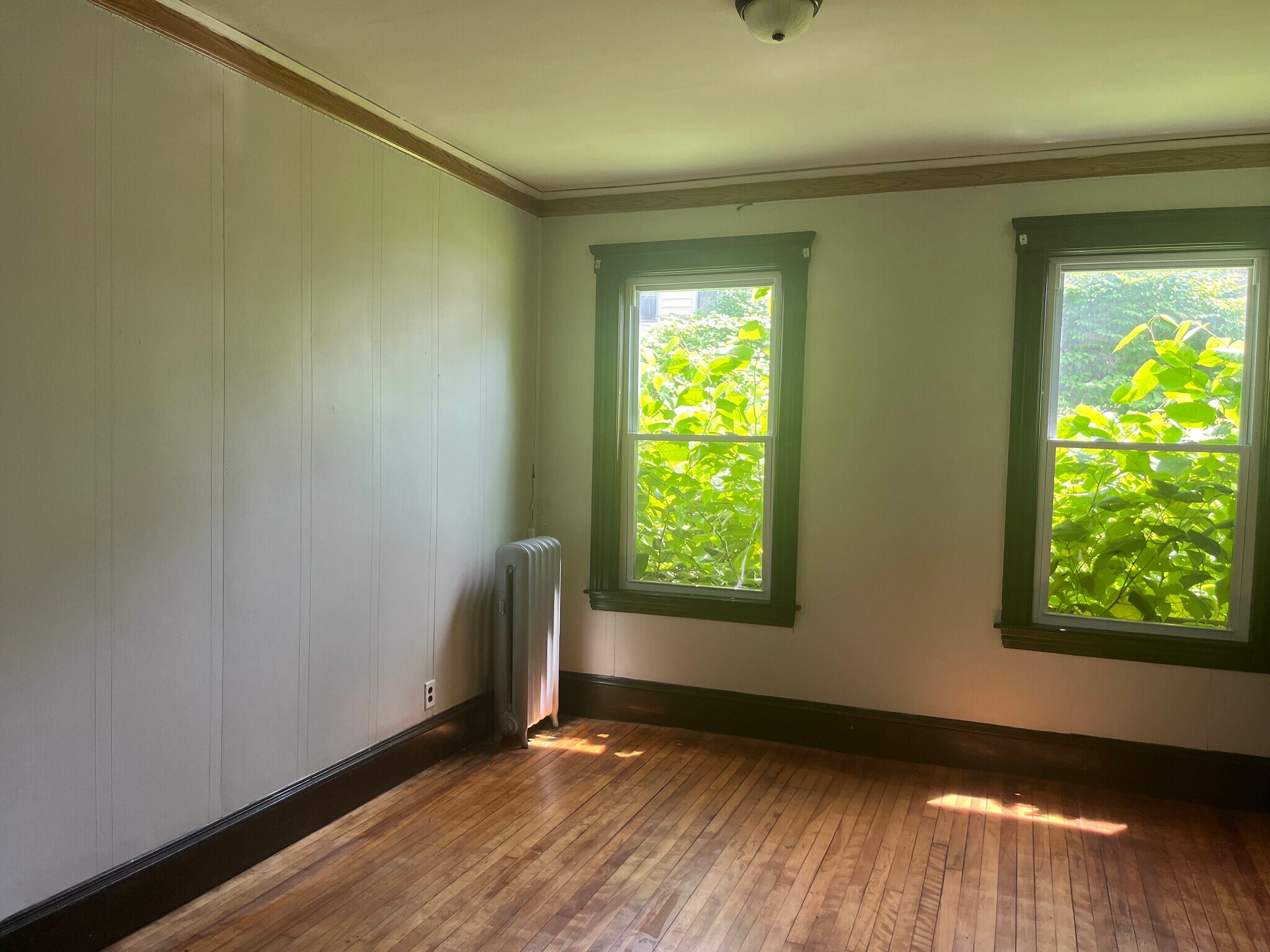 Building Photo - 37 Columbia St