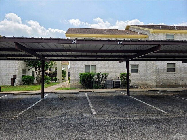 Building Photo - 2501 Hibiscus Ave