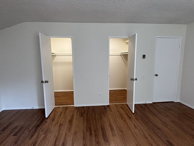 Building Photo - 2105 Grant Ave