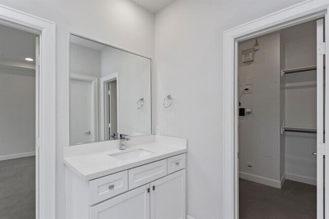 Building Photo - 348 Eado Park Cir