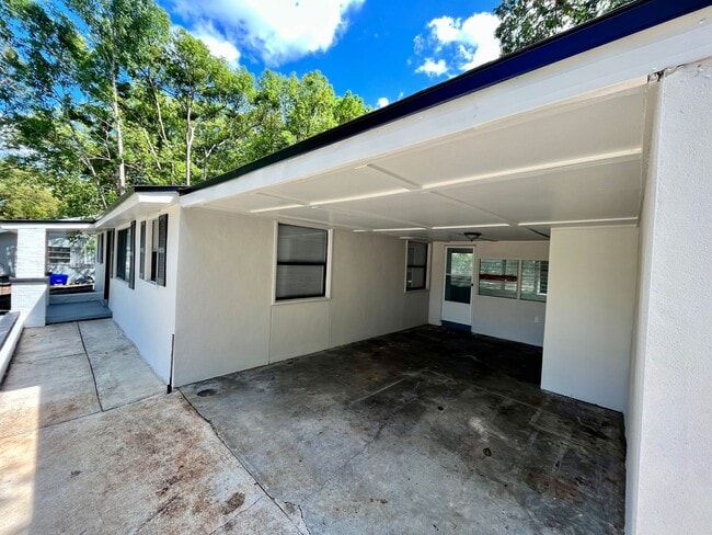 Building Photo - 817 Rosalia Dr