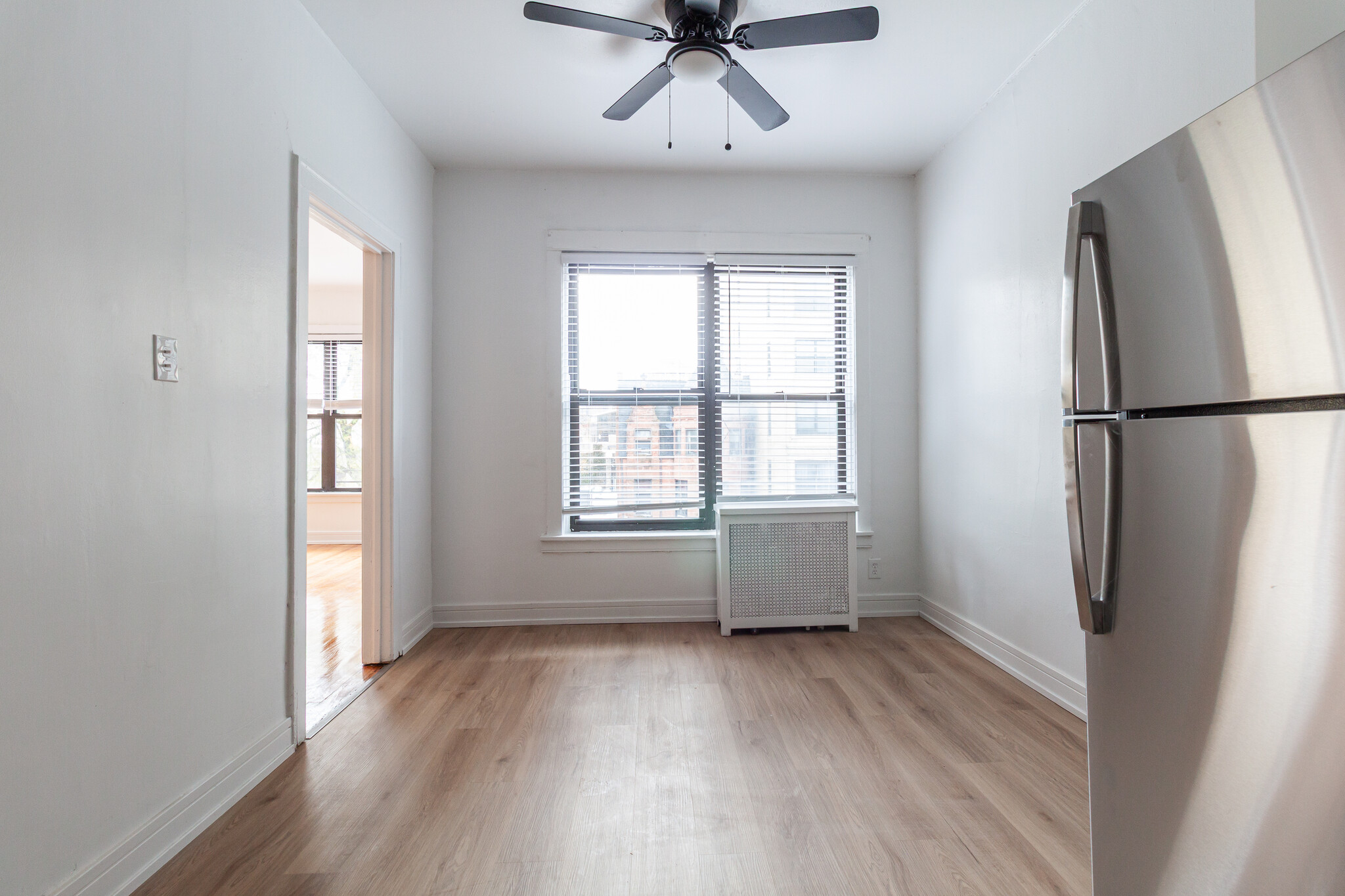 Building Photo - 2819 N Pine Grove Ave