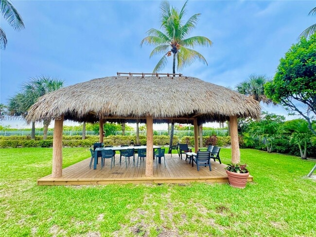 Building Photo - 2401 Collins Ave