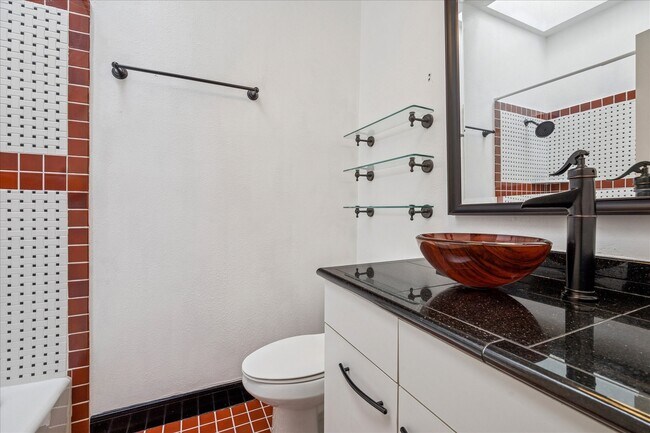 Building Photo - 1524 Nantucket Dr