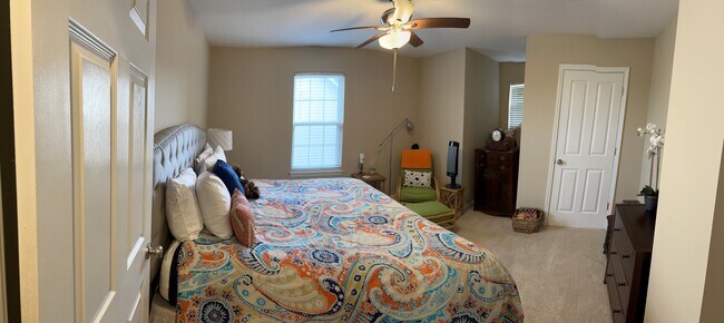 Building Photo - 4002 Sweetwater Dr