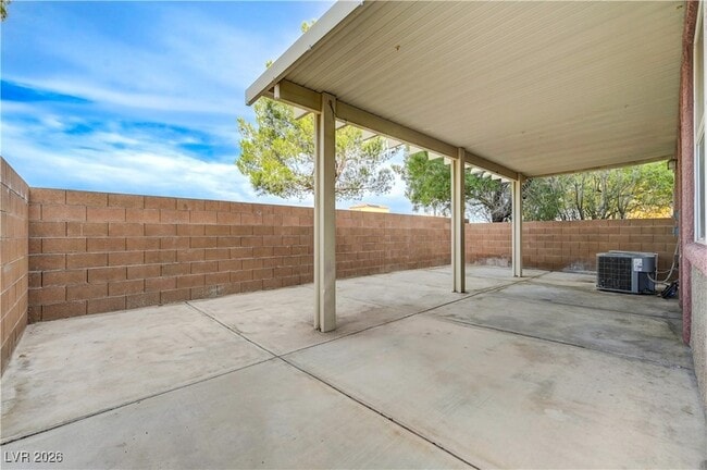 Building Photo - 9260 Pembrook Falls Ave