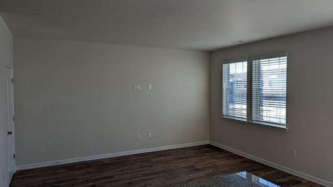Building Photo - 560 Locust Run Dr