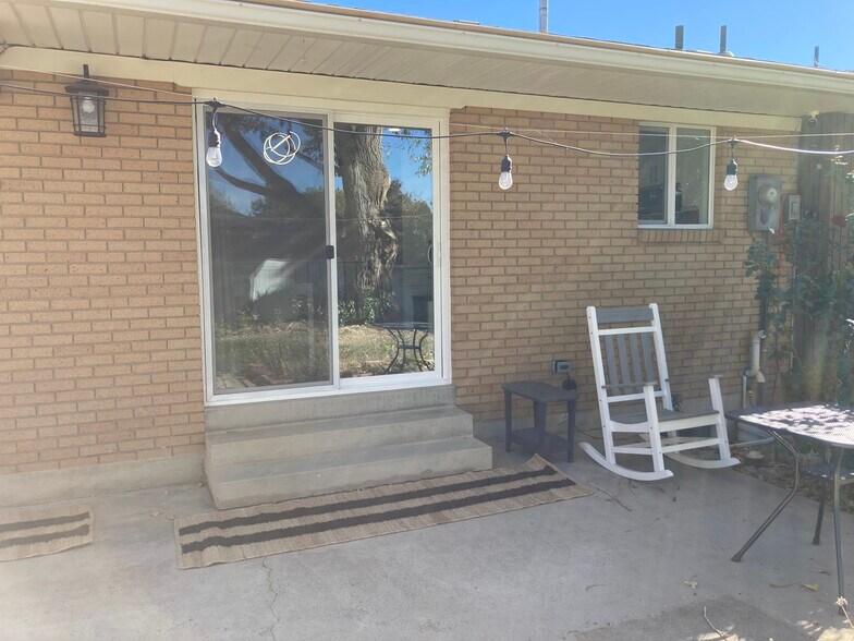 Building Photo - 9478 S Jene Dr