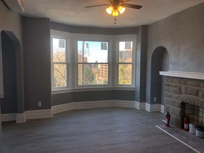 Building Photo - 121 Cohassett St