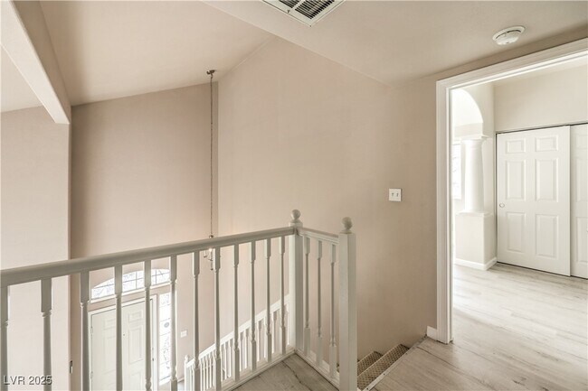 Building Photo - 337 Seine Way