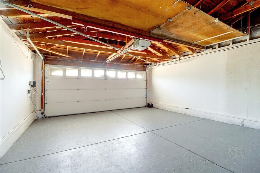 Building Photo - 33775 SINSBURY WAY