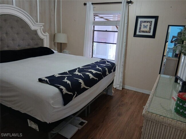 Building Photo - 2105 Cypress Ct