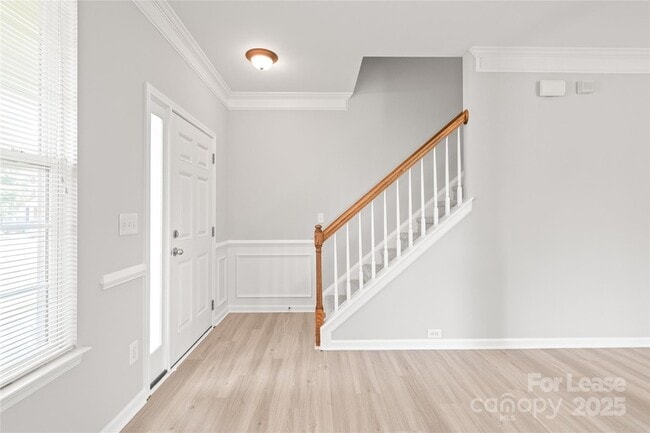 Building Photo - 7001 Dacian Ln