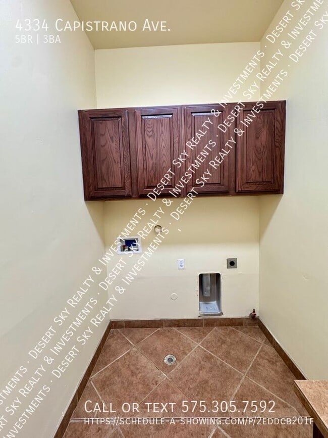 Building Photo - 4334 Capistrano Ave