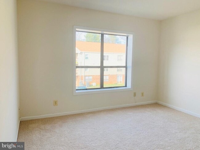 Building Photo - 200 Chesterfield Ln