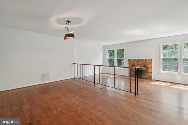 Building Photo - 7801 Byrds Nest Pass