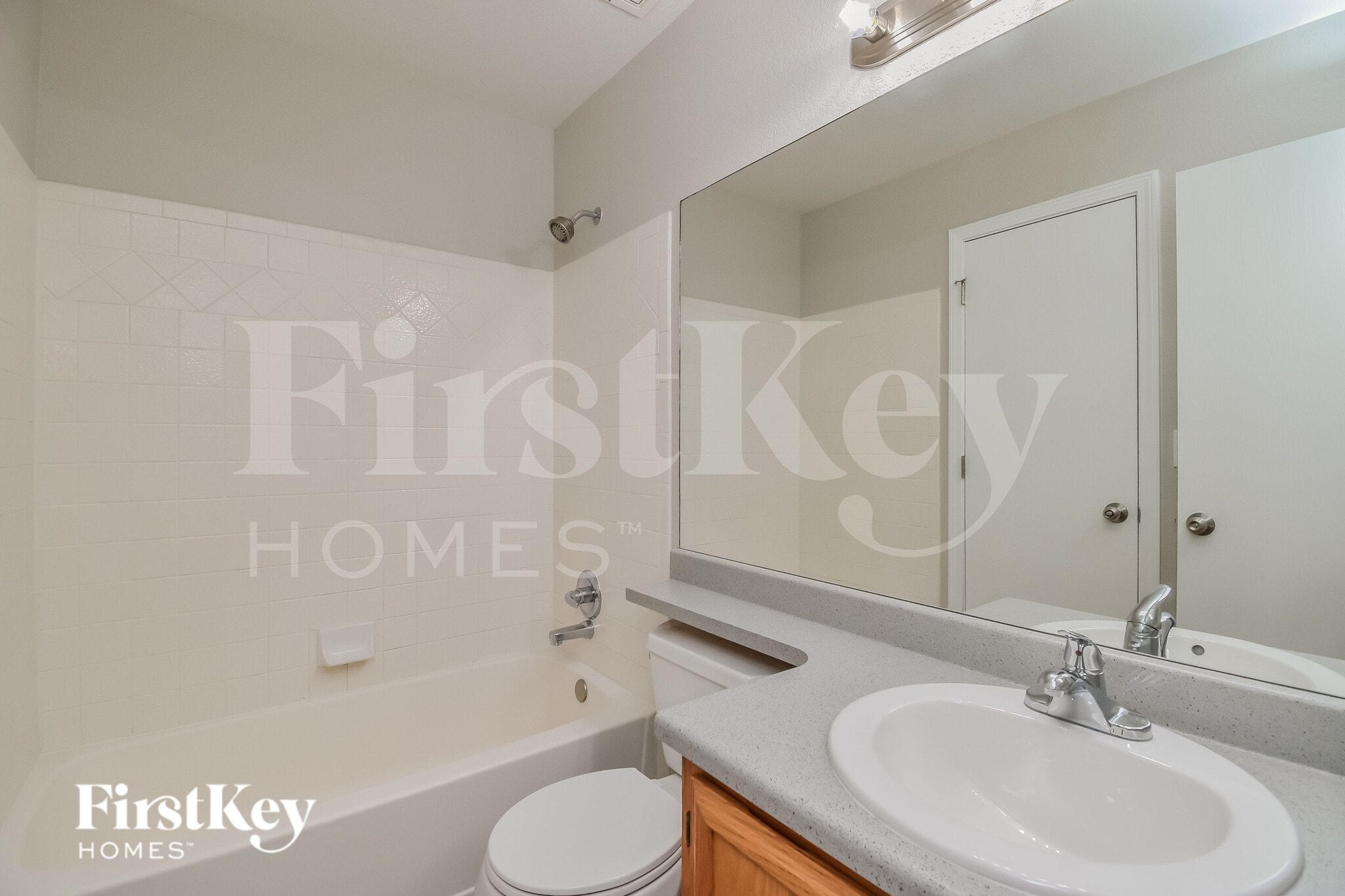 Building Photo - 6216 Gossamer St