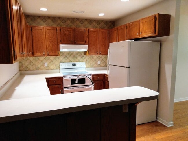 Building Photo - Maryville 37803 - COMING SOON! 3 bedroom, 2 bath, split floor plan home with a 2-car garage - Cal...