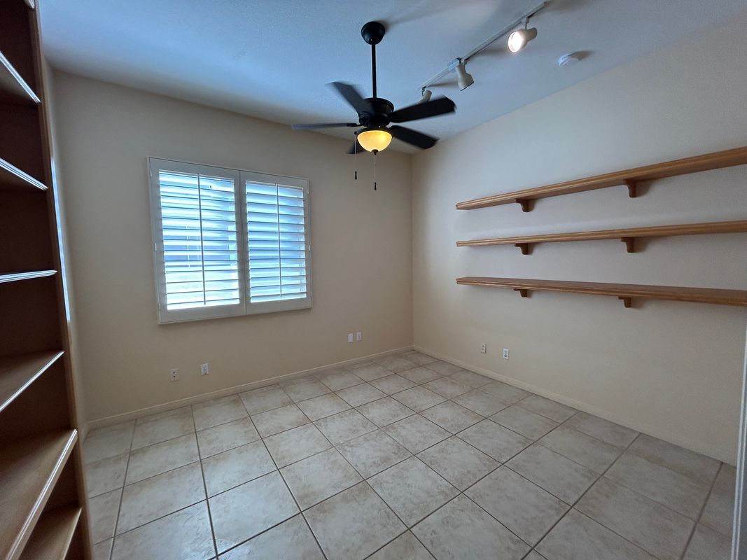 Building Photo - 5034 Singing Hills Dr