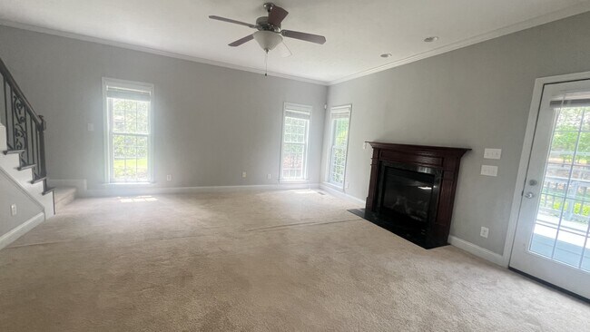 Building Photo - 529 Carolina Way