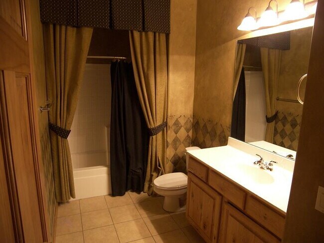 Building Photo - 2551 W Lodgepole Ln