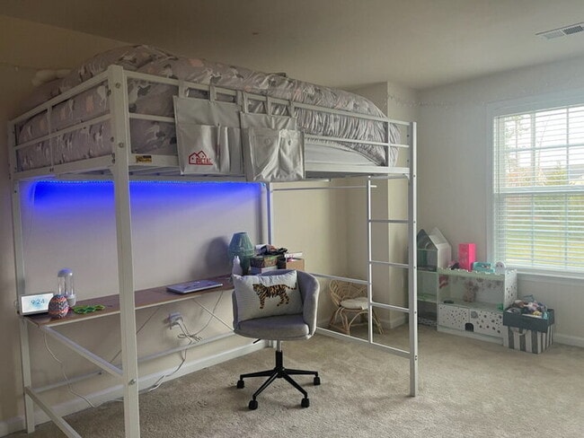 Building Photo - Beautiful 4 Bedroom Home in Spring Creek – Available June 1 – $3,200/mo