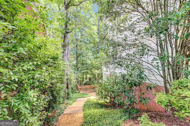 Building Photo - 9043 Selborne Ln