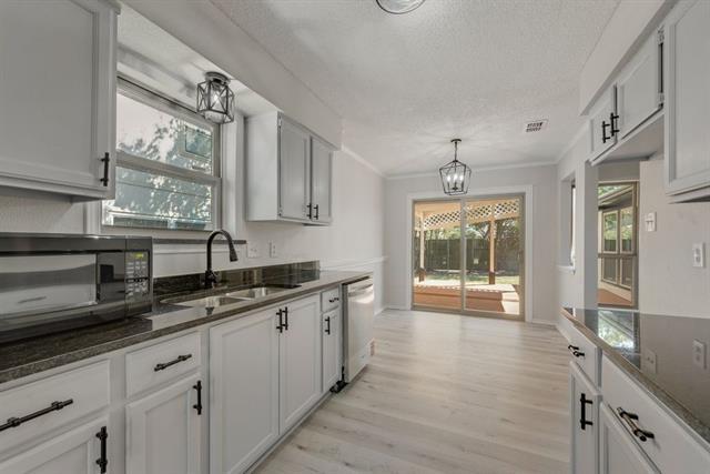 Building Photo - 3510 Jonquil Ln