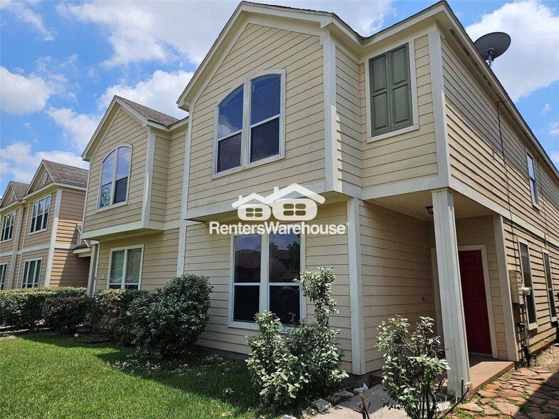 Building Photo - 8039 Ellinger Ln