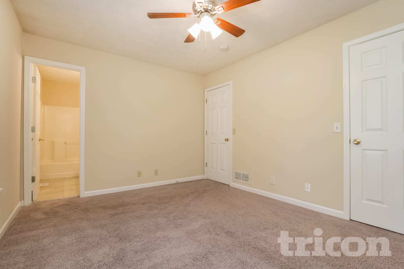 Building Photo - 252 Elizabeth Dr