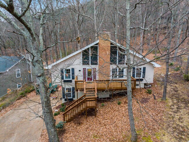 Building Photo - 2964 Hopkins Dr