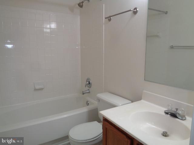 Building Photo - 304 Pinnacle Dr