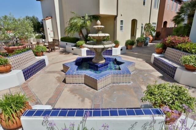 Building Photo - 322 5th St