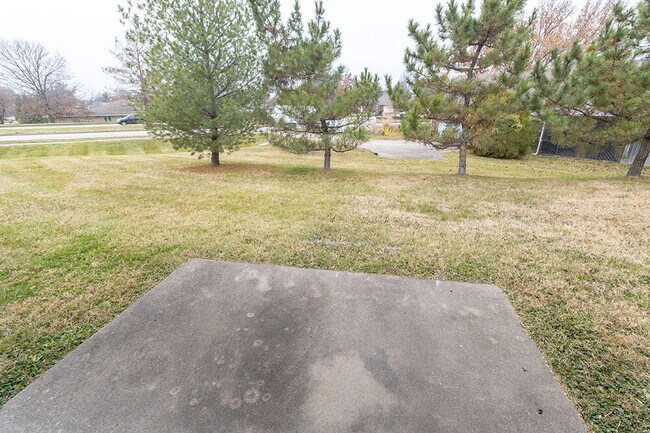 Building Photo - 3411 Crossings Dr